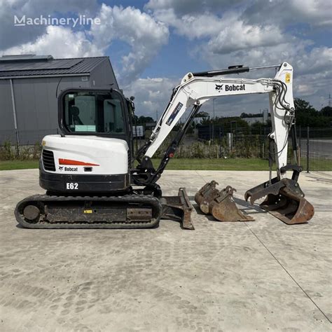 Excavators / E62 Compact Excavator 